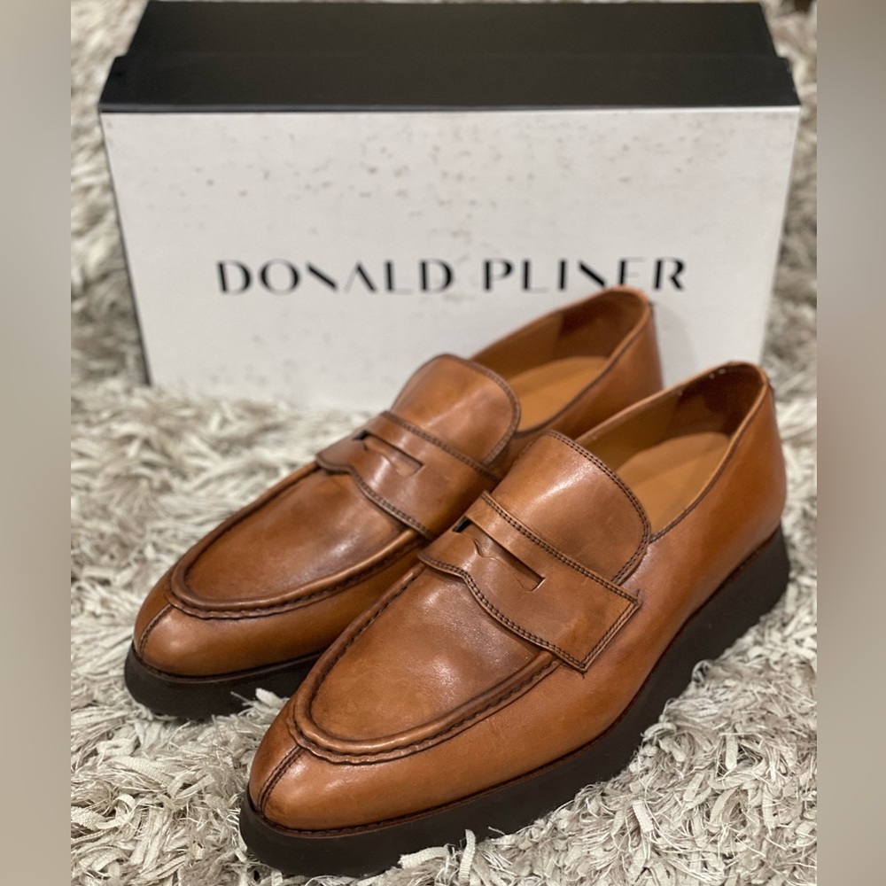 DONALD PLINER Loafer - Style: Hayden - Color: Cognac - Size: Men’s 9